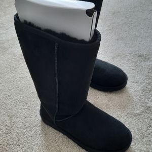 Ugg Boots Classic Tall II only worn once.